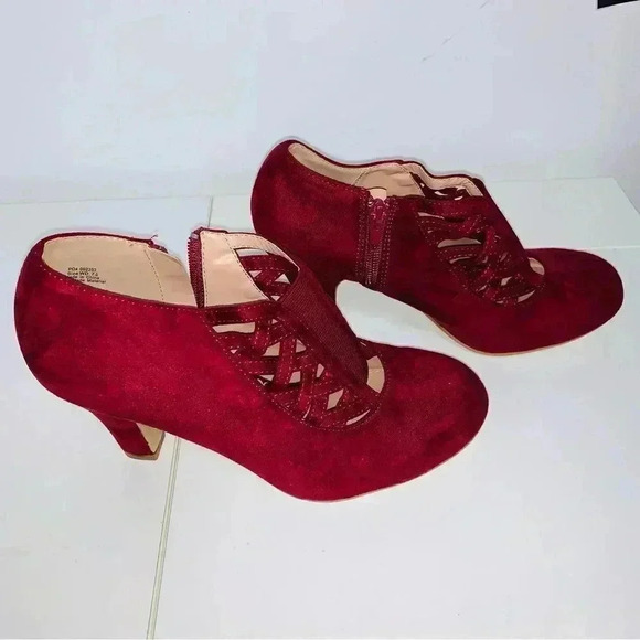 Women's  Retro Cutout Ankle Boots Slip On Pumps Red open front style size  7.5. - Picture 2 of 8
